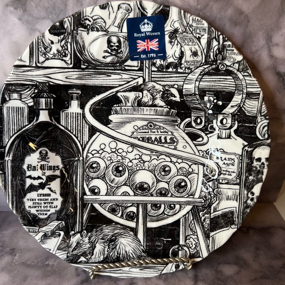 Halloween Boiling Eyeballs Laboratory Salad Plate Spiders Rats Poison Bottles - Picture 7 of 10